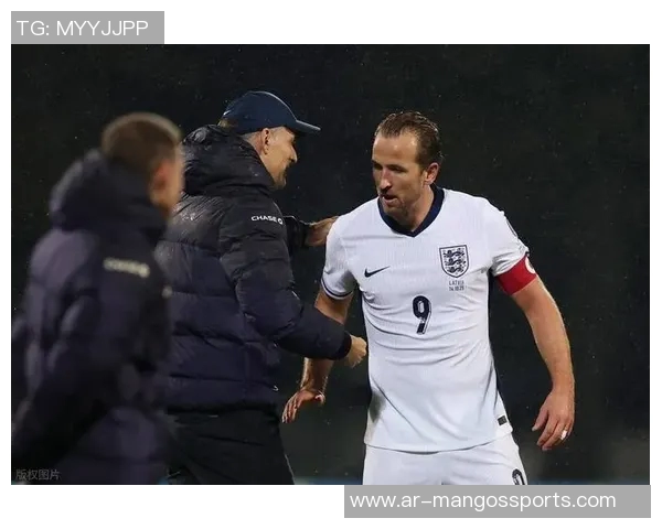 足球场上的搞笑瞬间 球星们的幽默时刻让你笑出声