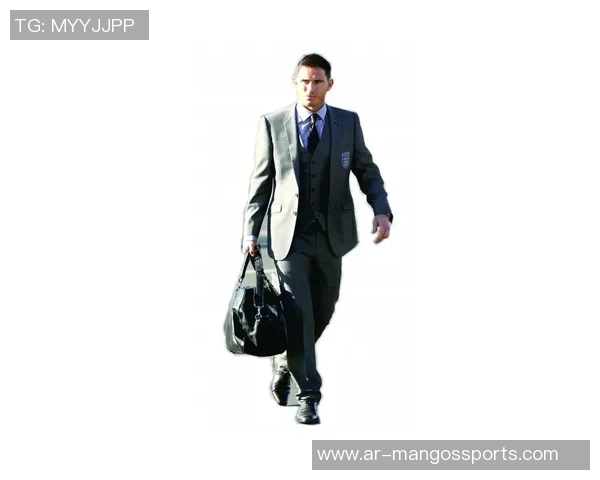 韩国足球队球星西装造型引领时尚潮流展现运动员独特魅力 韩国足球队球星西装造型引领时尚潮流展现运动员独特魅力